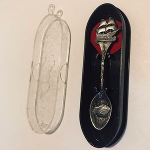 PLYMOUTH MASS. 1620 SILVER PLATED SPOON w/PILGRIMs Mayflower New w/ Case